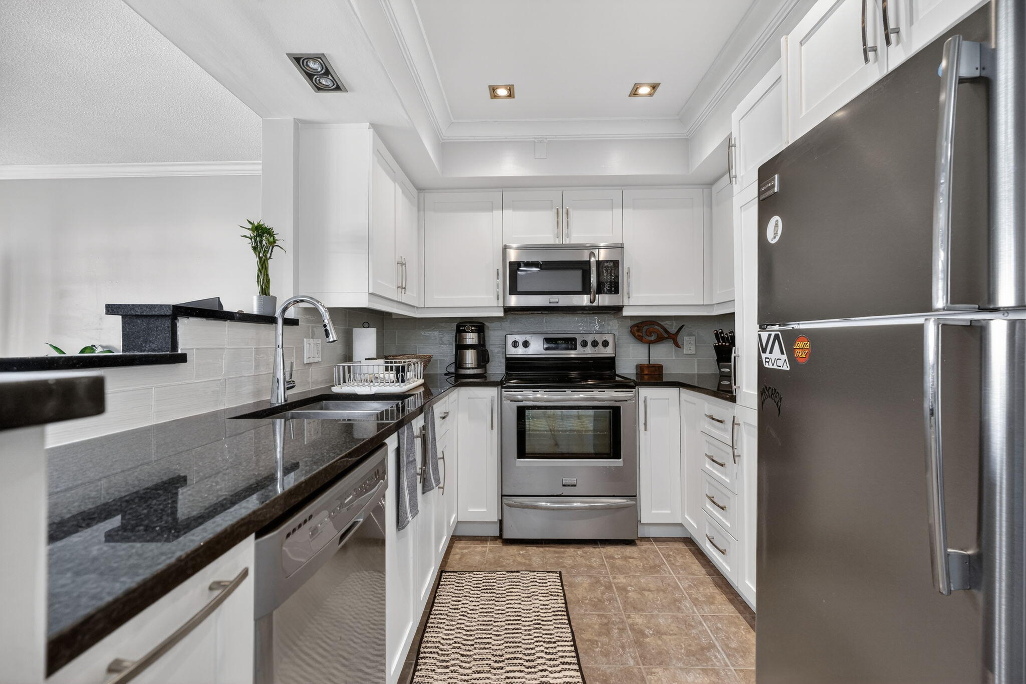 MARINA HARBOUR CONDOMINIUM - Residential