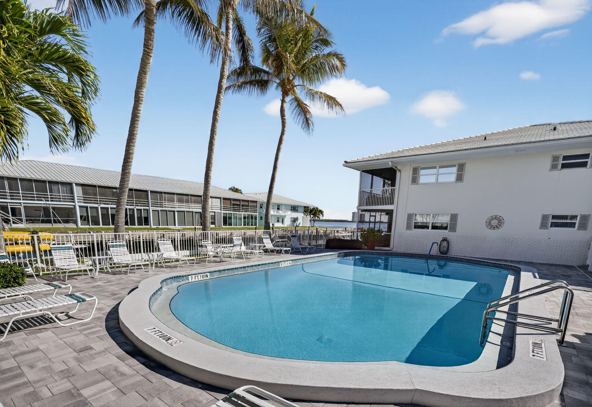 MARINA HARBOUR CONDOMINIUM - Residential