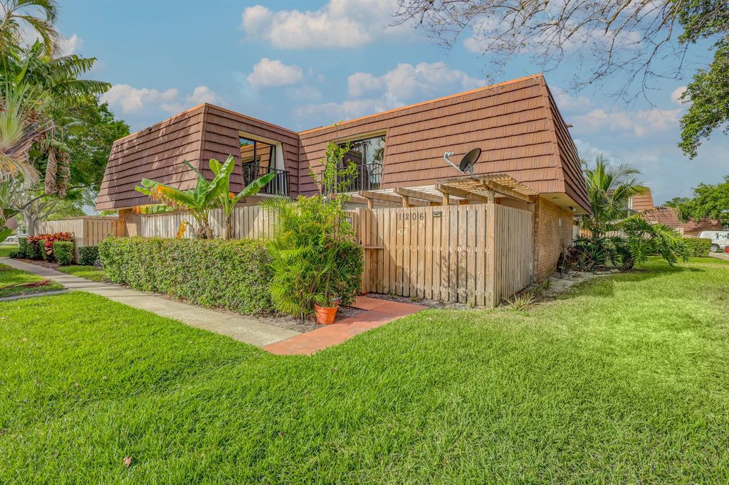 Photo of 1206 12th Lane, Palm Beach Gardens, FL 33418 (MLS # R10912542)