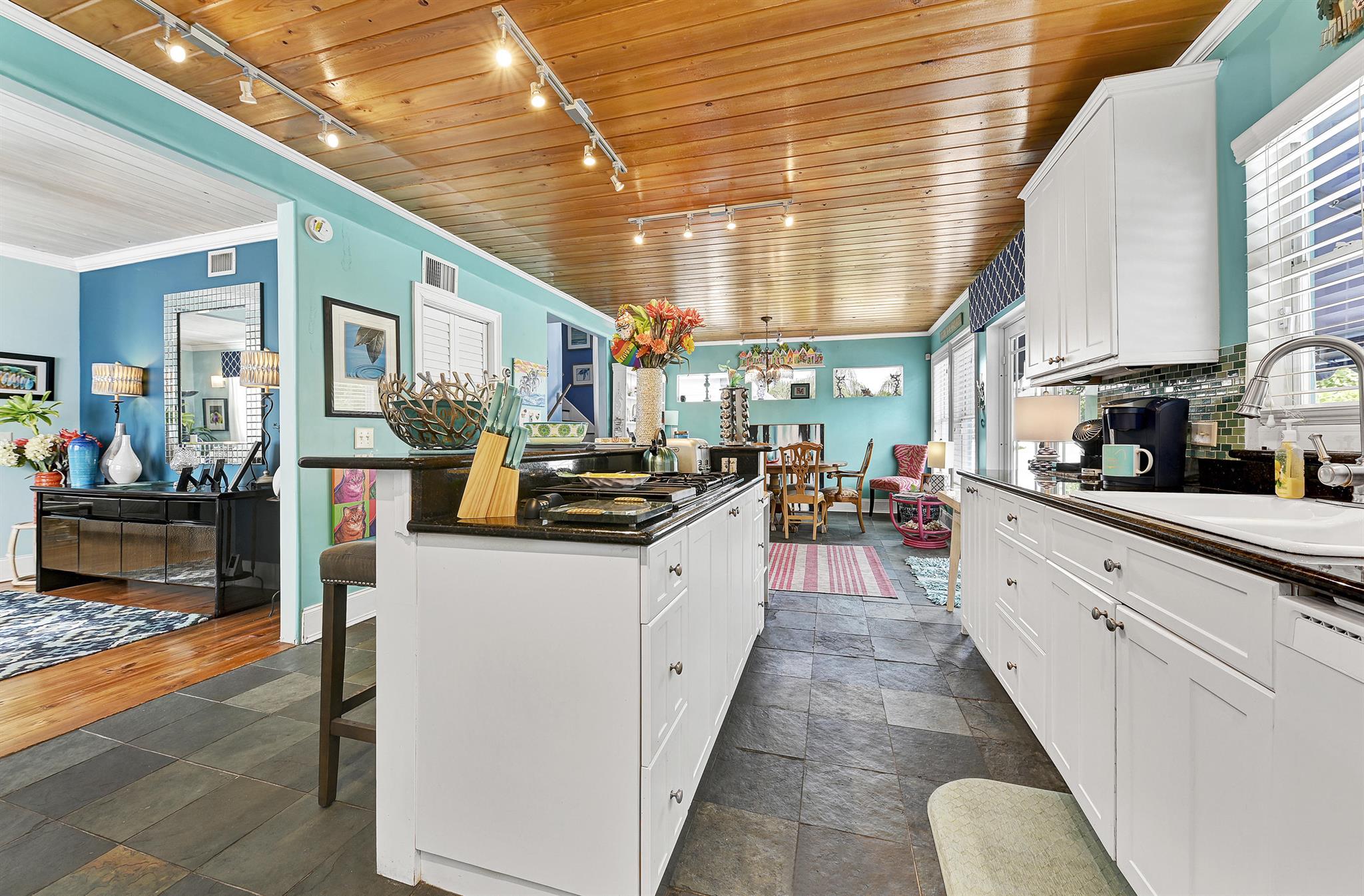 LAKE WORTH yTOWN OF - Residential Lease