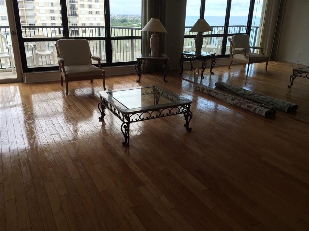 HAMPTON BEACH CLUB - Residential
