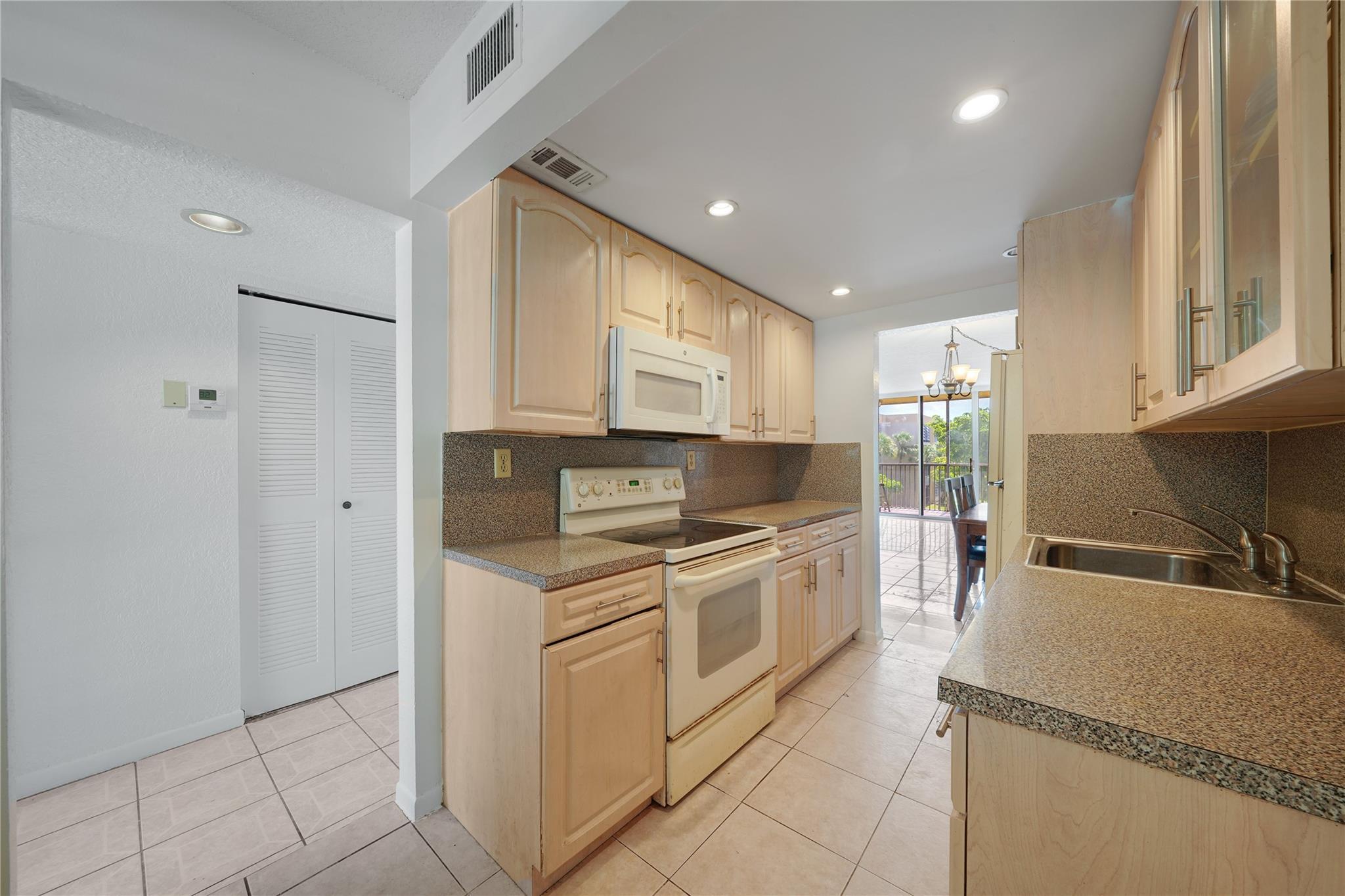 Cypress Chase North 4 Con - Residential Lease