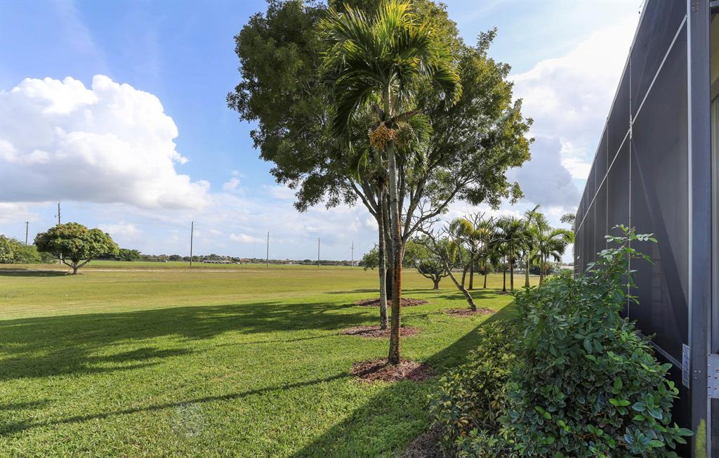 PALM BEACH POINT - Residential