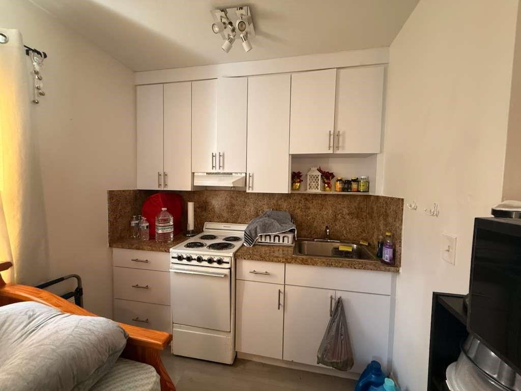 Hallandale Park 5-20 B - Residential Lease