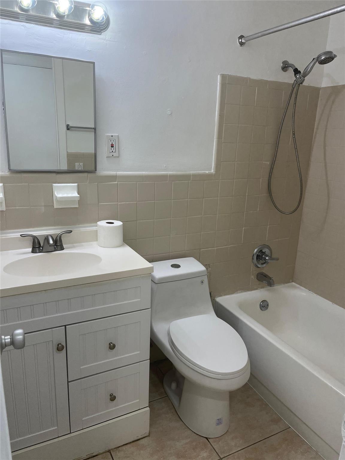 Golden Bay Lodge - Residential Lease