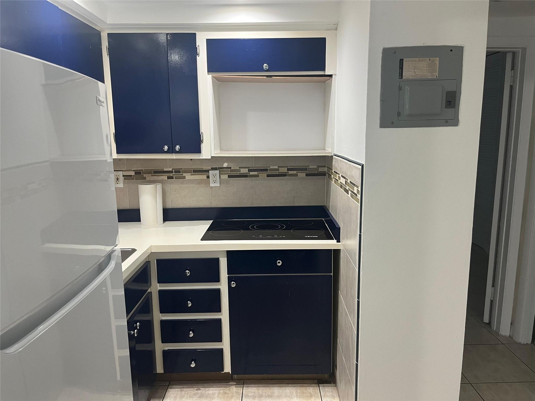 Golden Bay Lodge - Residential Lease