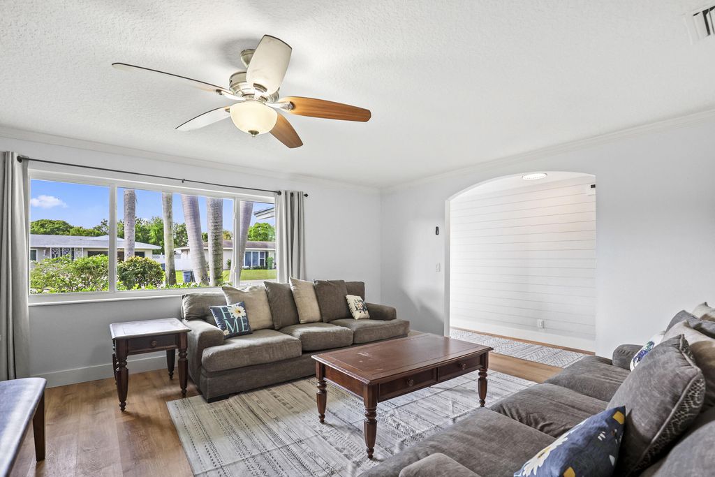 Photo of 4403 Fuschia Circle N, Palm Beach Gardens, FL 33410 (MLS # B26012647)