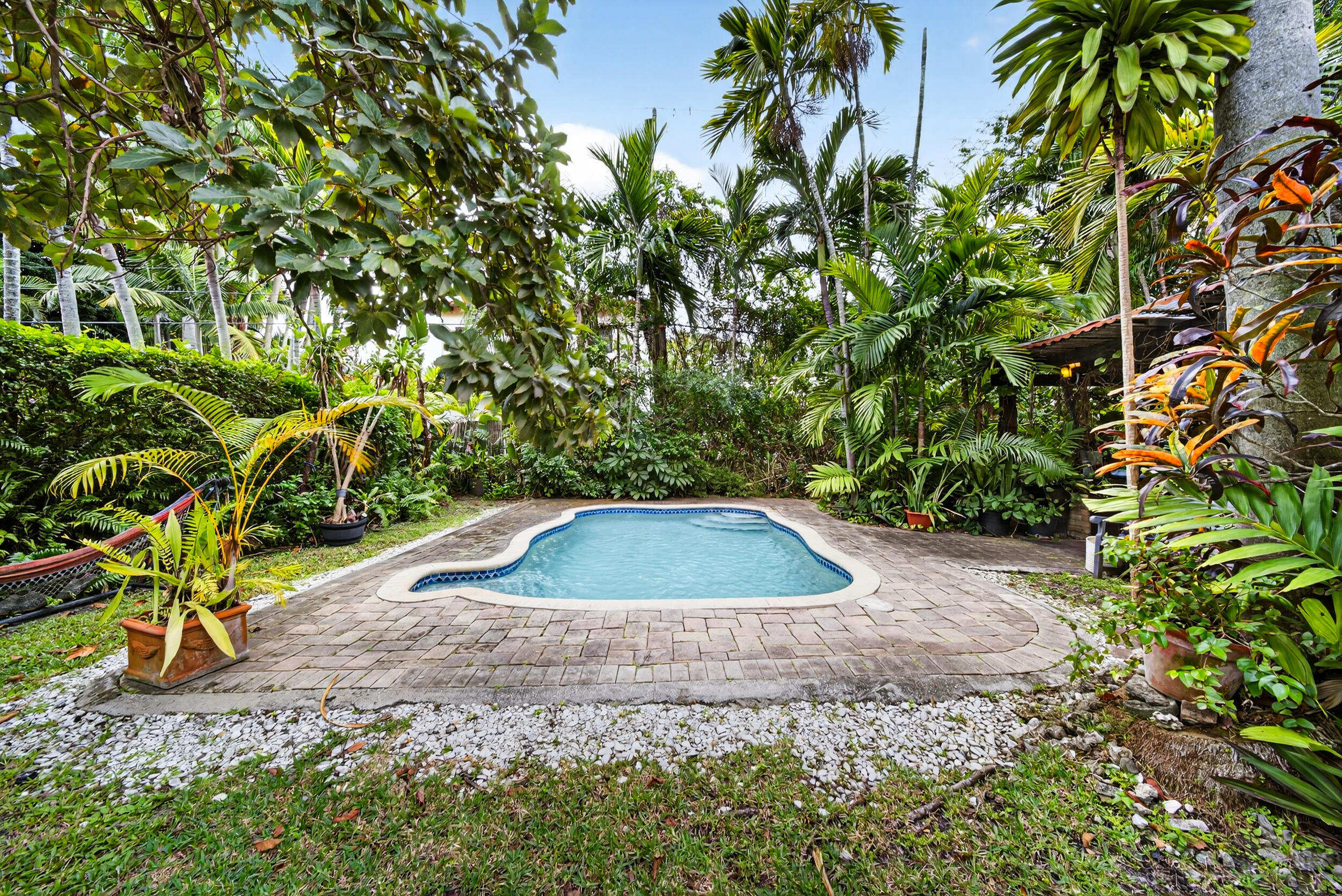 CORAL GABLES CRAFTS SEC - Residential