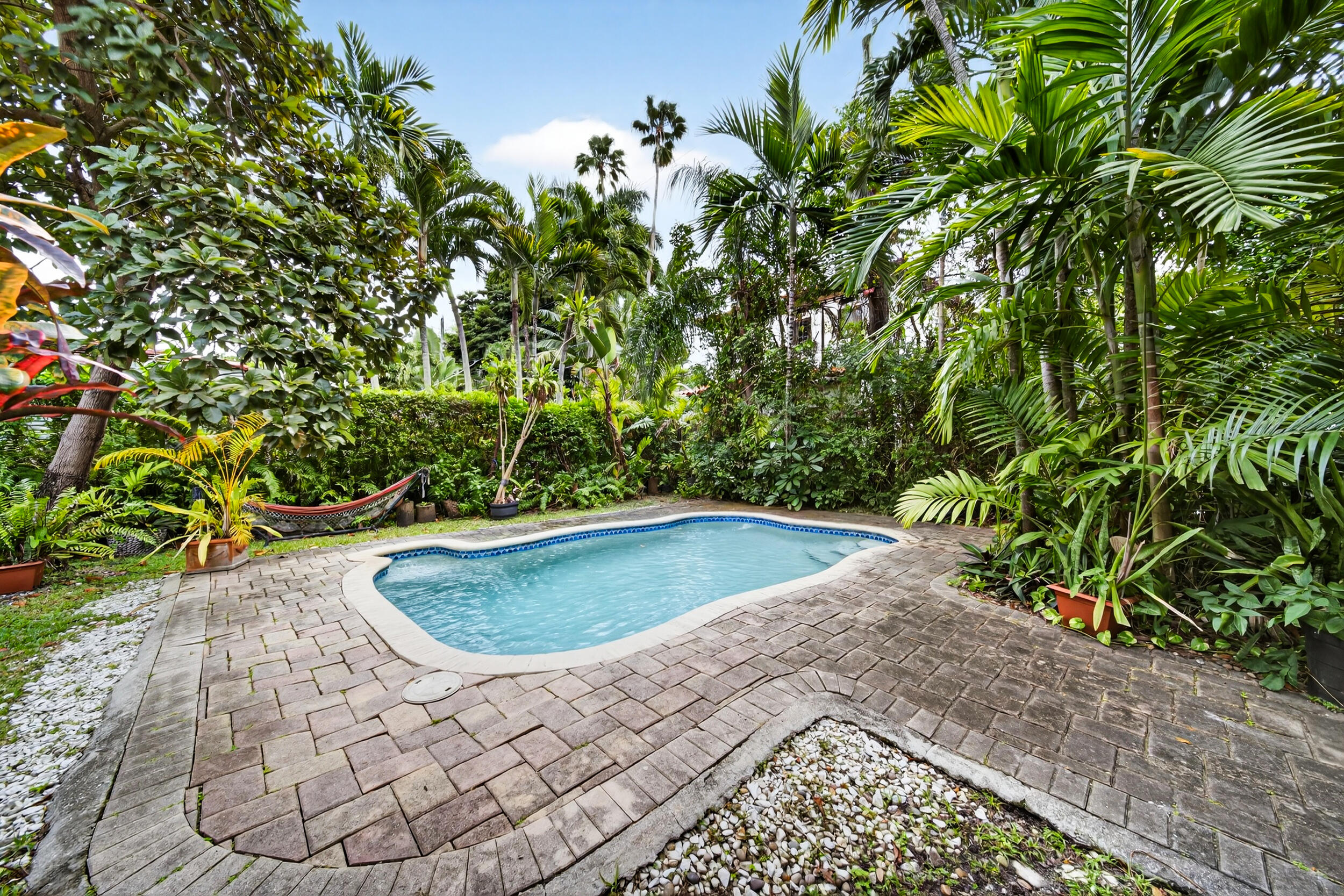 CORAL GABLES CRAFTS SEC - Residential