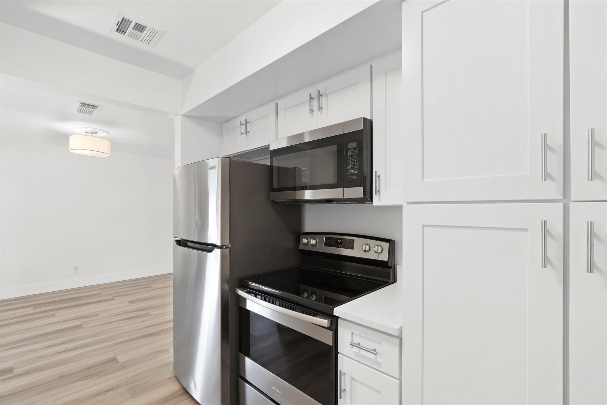 SOUTHGATE - Residential