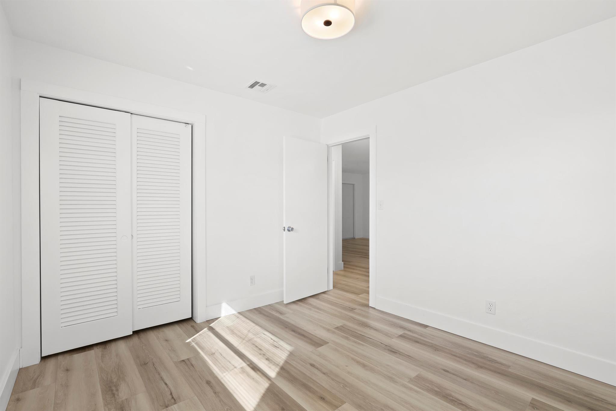 SOUTHGATE - Residential