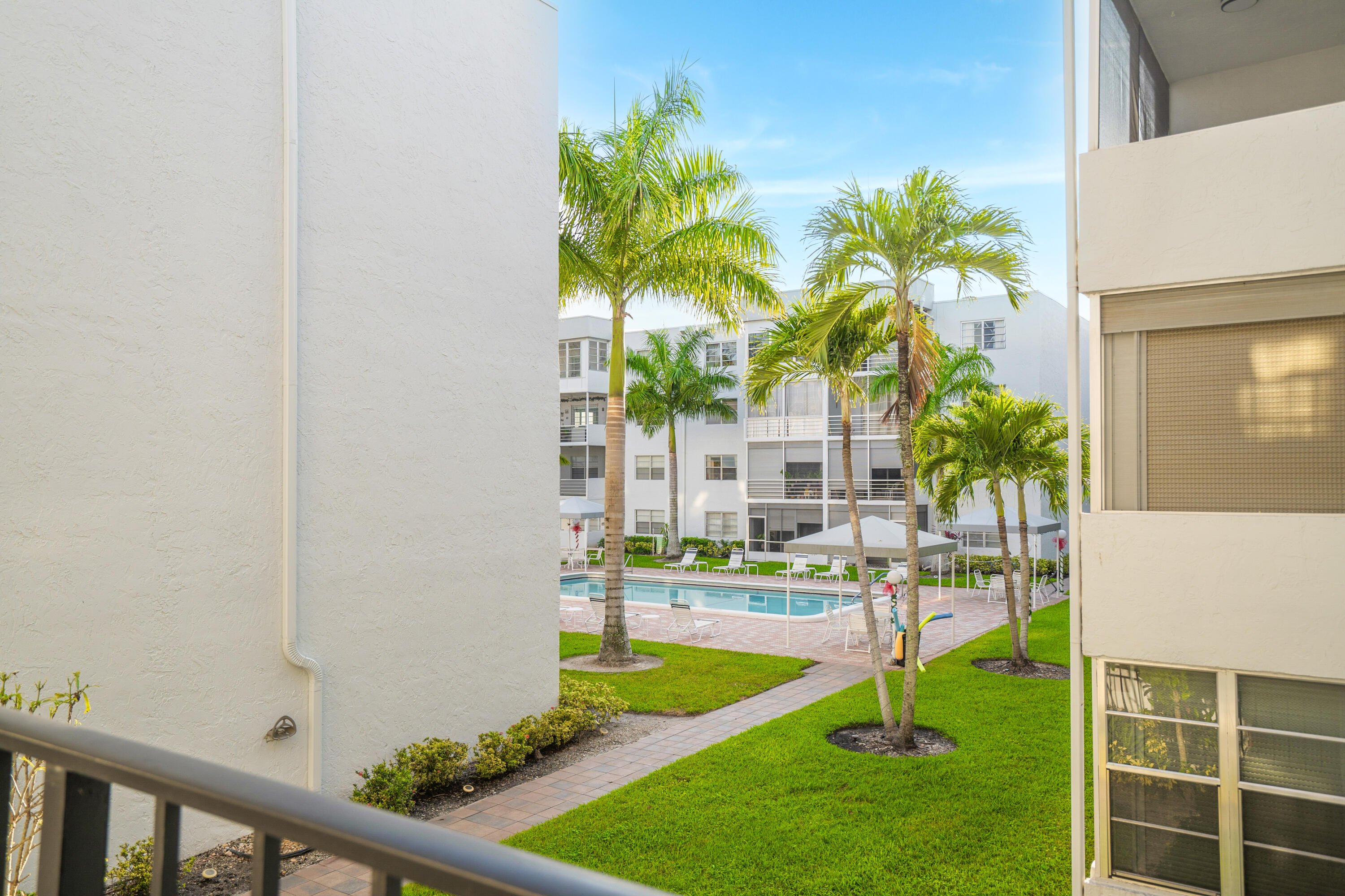 QUAIL RUN OF SUNRISE - Residential