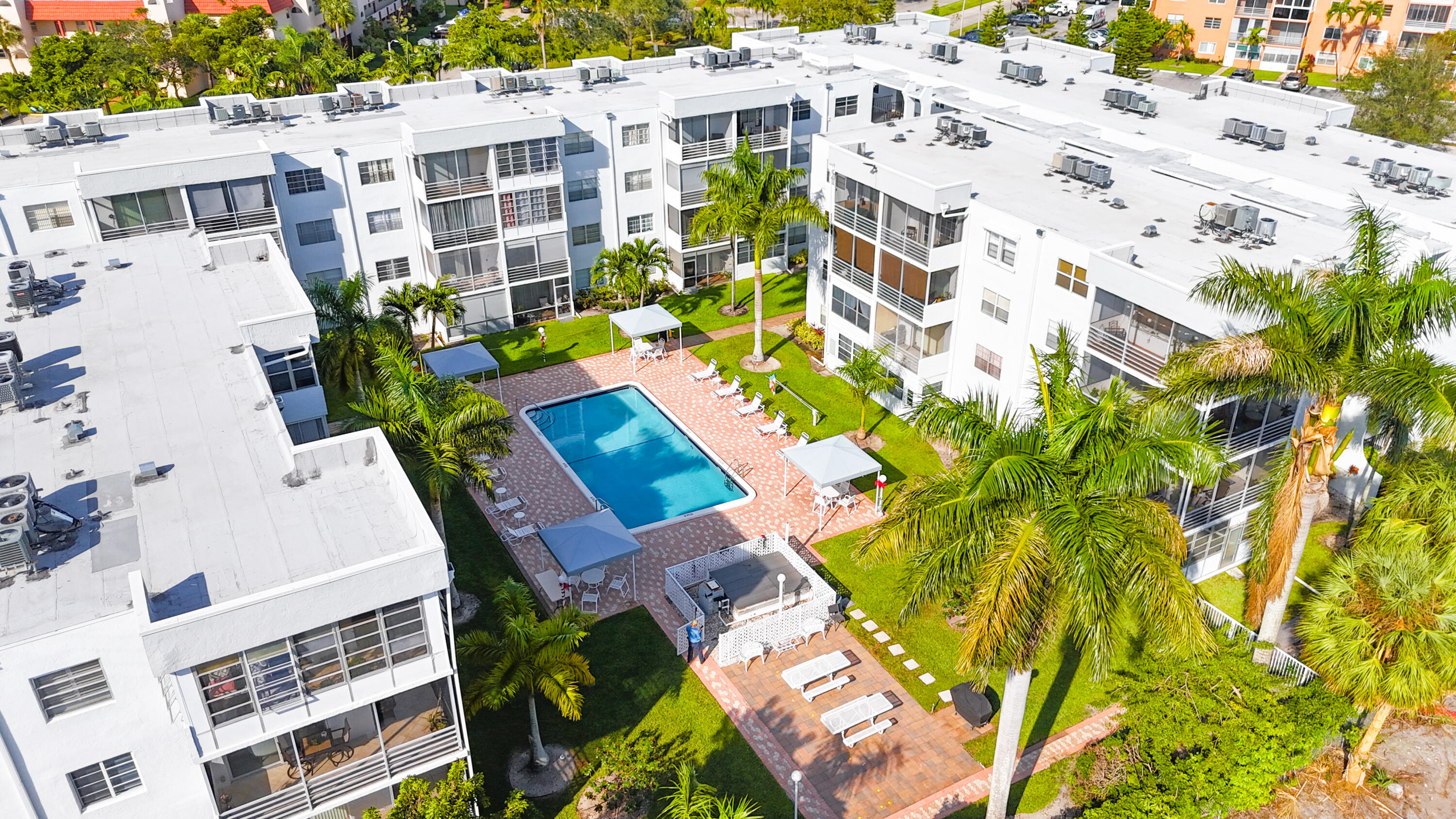 QUAIL RUN OF SUNRISE - Residential