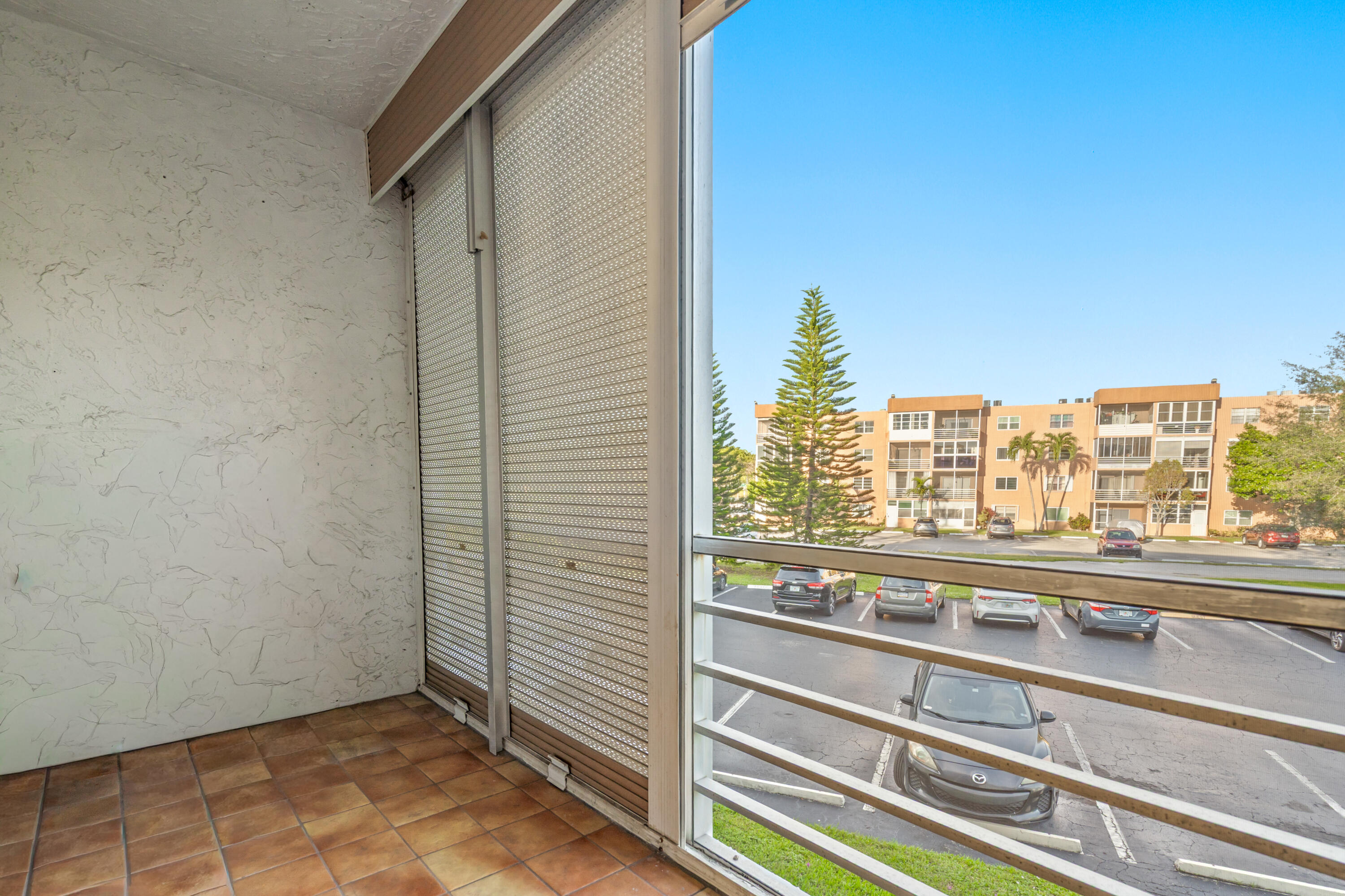 QUAIL RUN OF SUNRISE - Residential