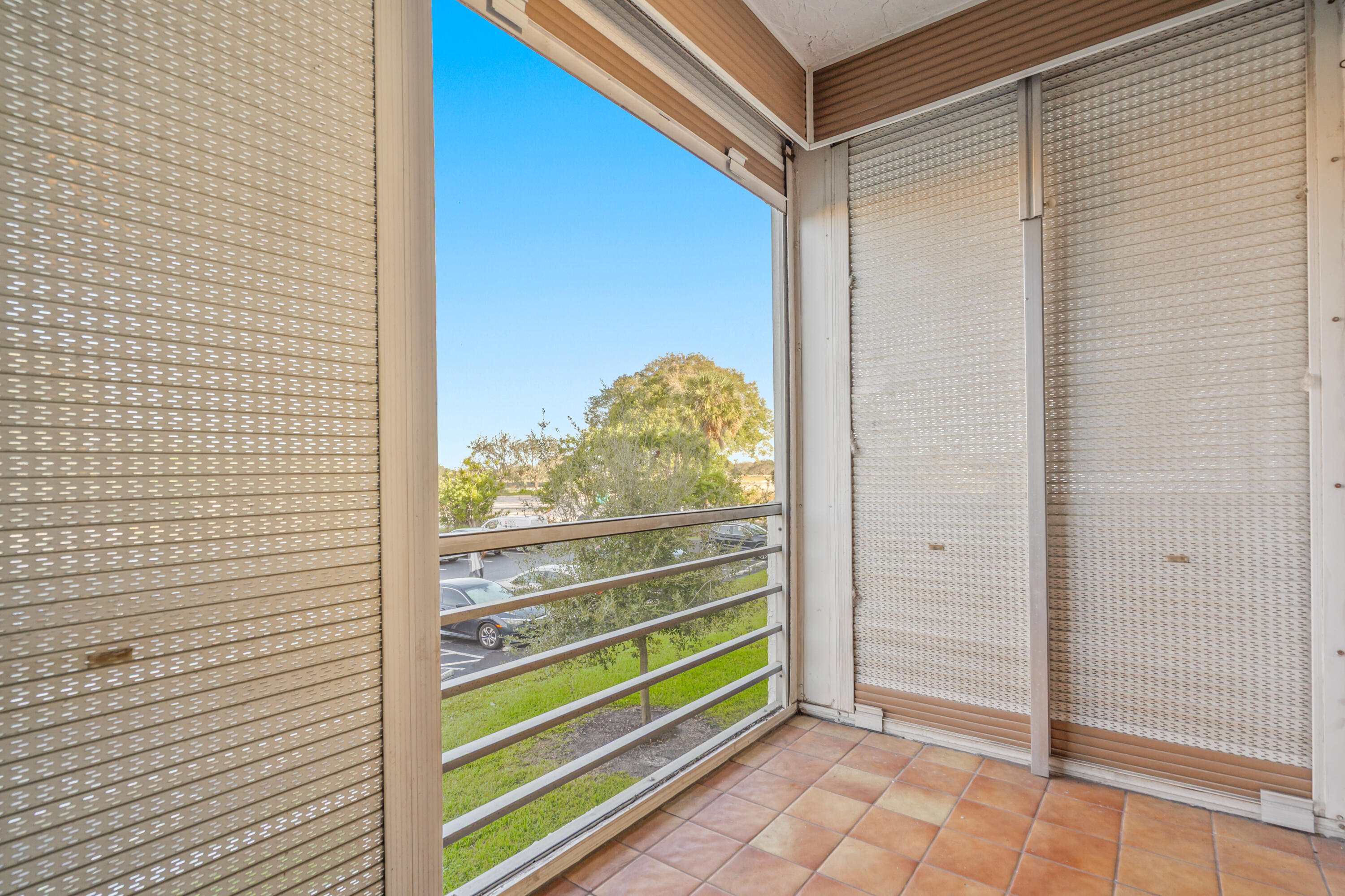 QUAIL RUN OF SUNRISE - Residential