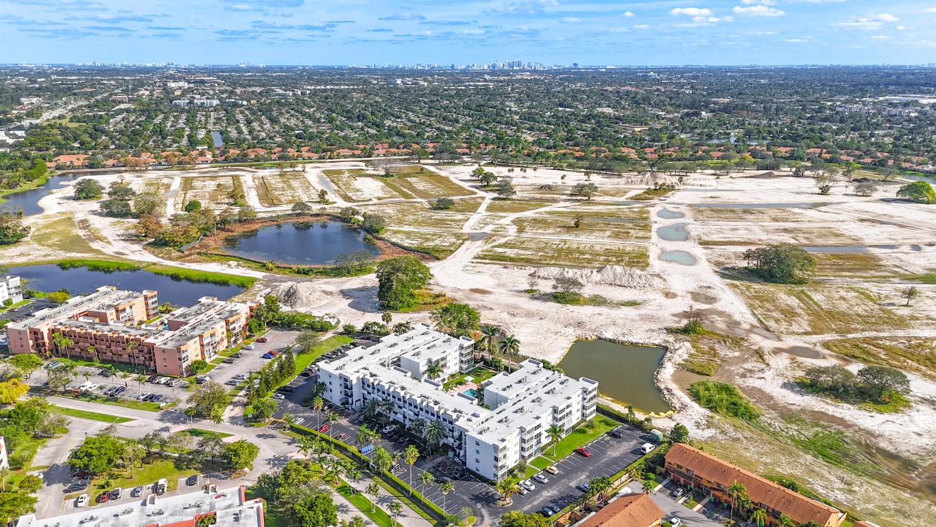 QUAIL RUN OF SUNRISE - Residential