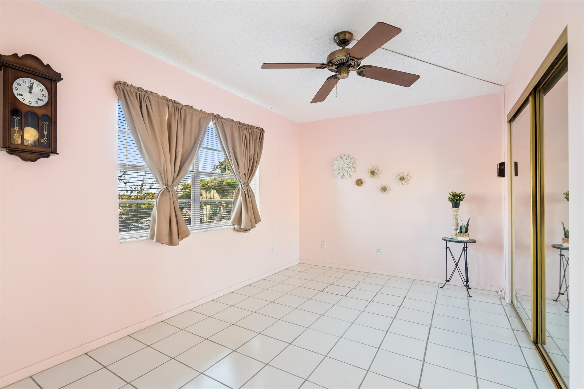 QUAIL RUN OF SUNRISE - Residential