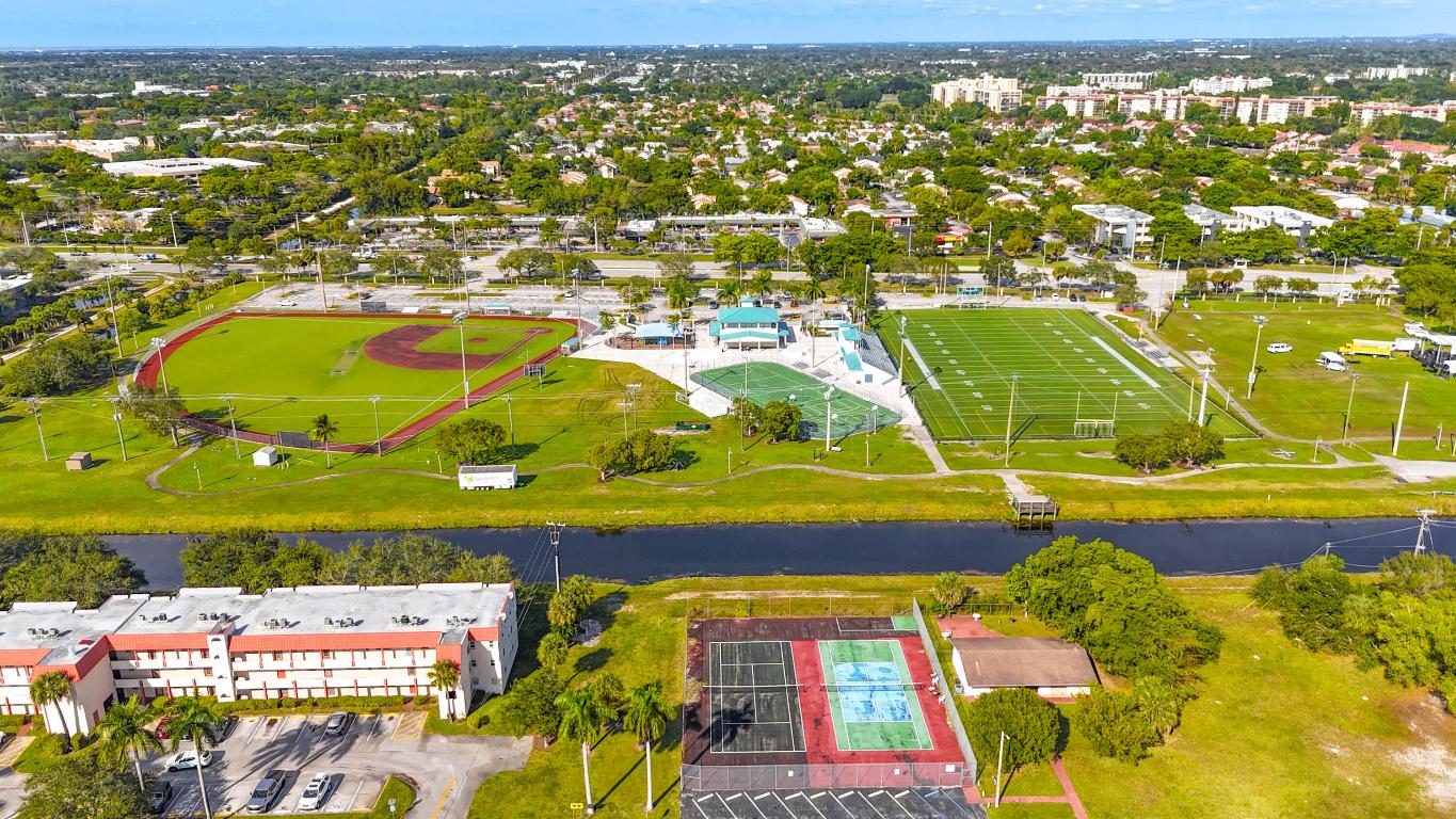 QUAIL RUN OF SUNRISE - Residential