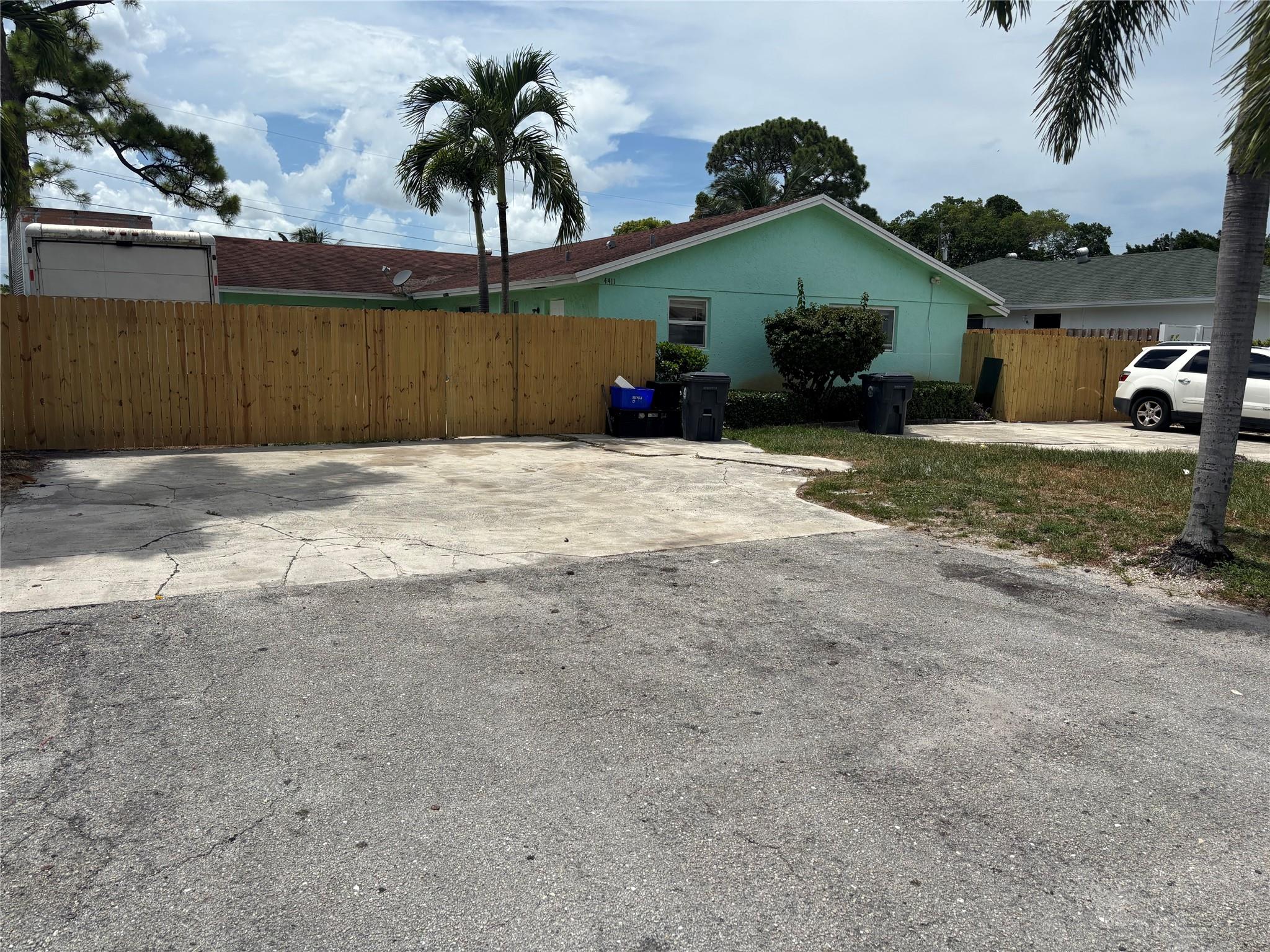 Nice 2/1 in a quiet place. You will fall in love with this property