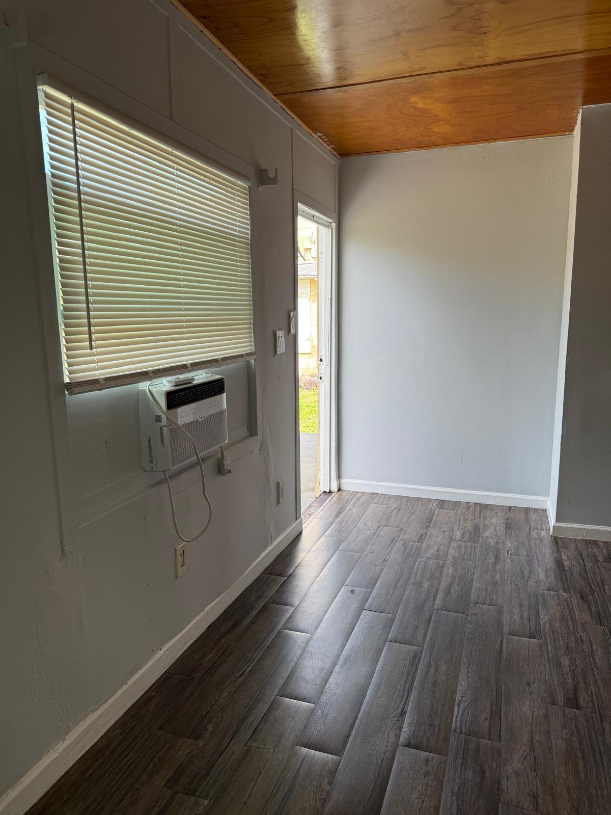 M E GOLDSMITH'S SUBDIVISION - Residential Lease