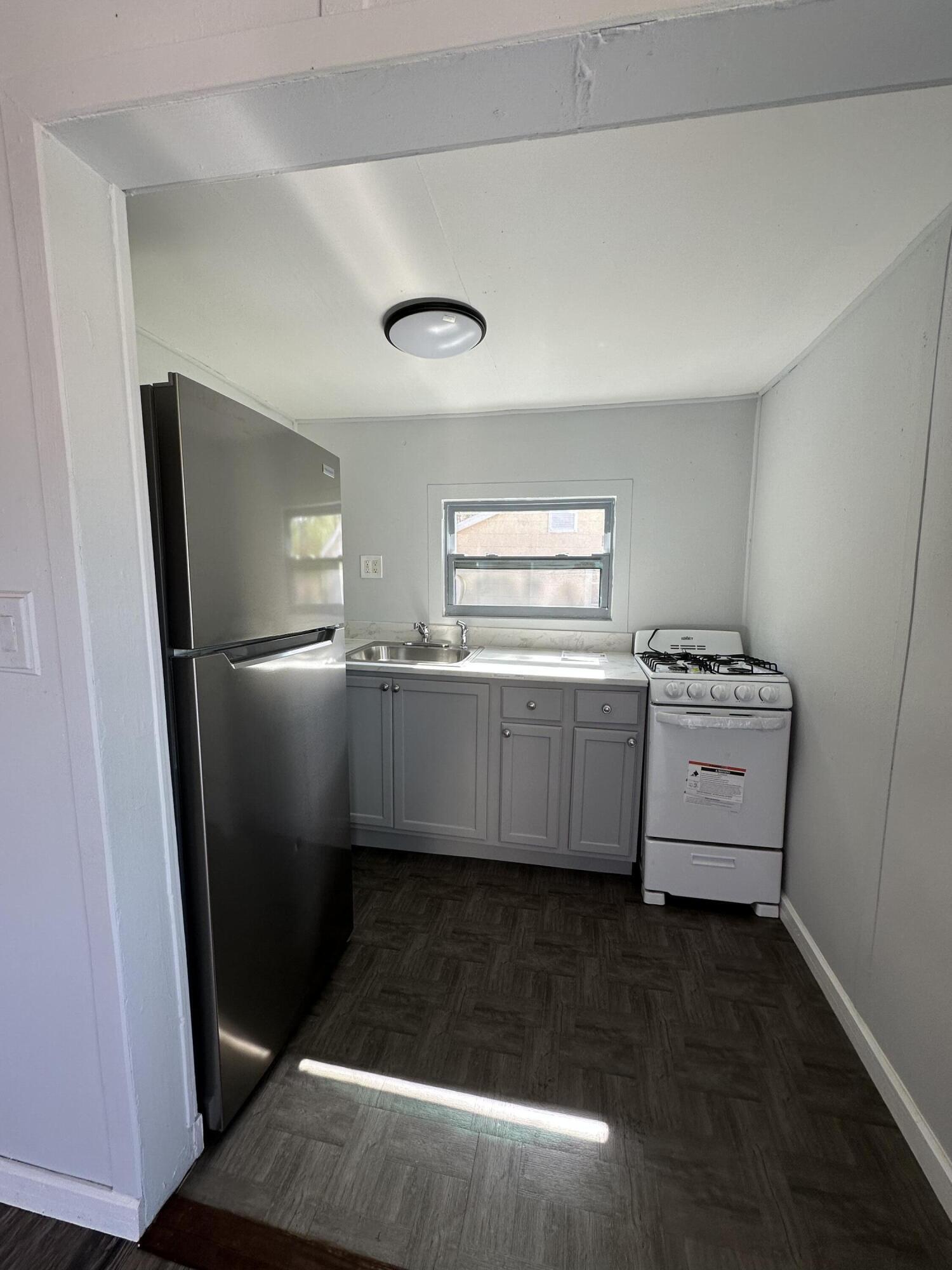 M E GOLDSMITH'S SUBDIVISION - Residential Lease