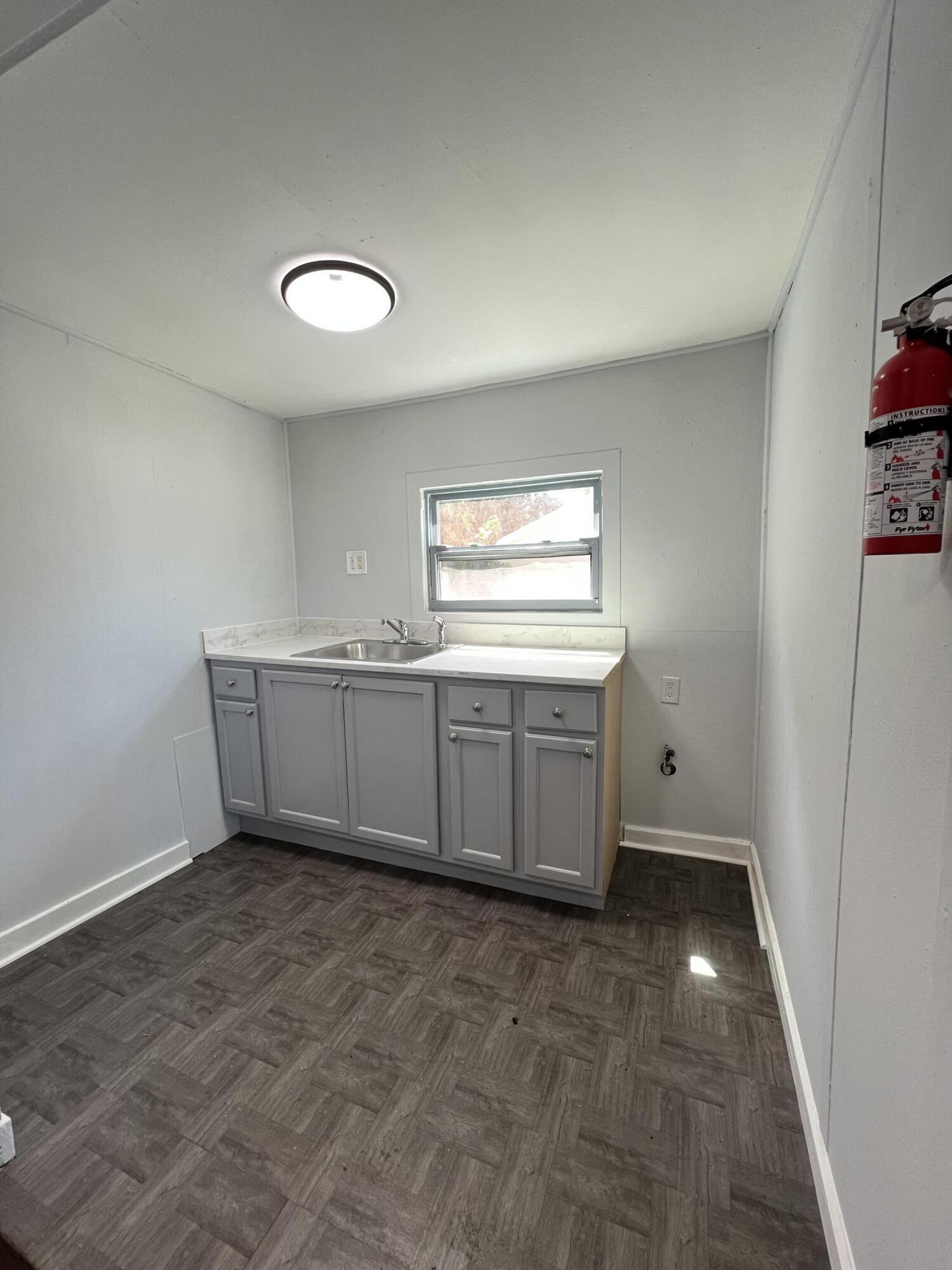 M E GOLDSMITH'S SUBDIVISION - Residential Lease