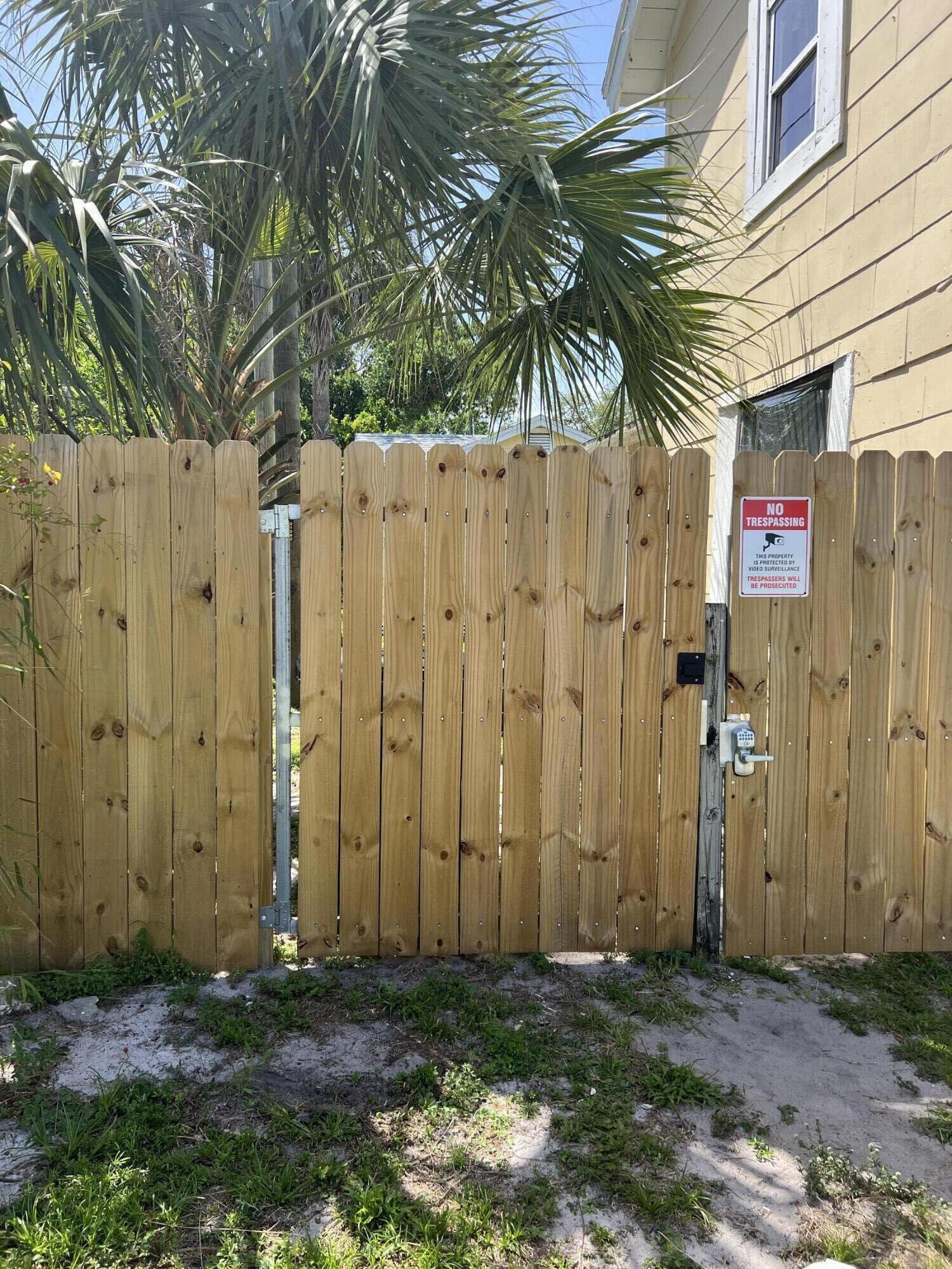 M E GOLDSMITH'S SUBDIVISION - Residential Lease