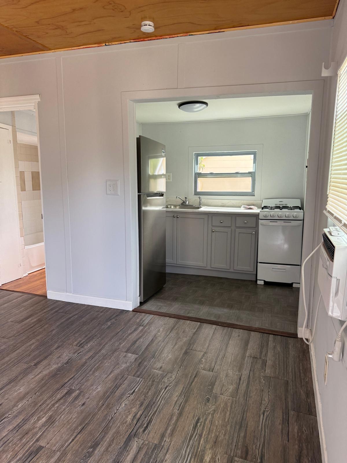 M E GOLDSMITH'S SUBDIVISION - Residential Lease