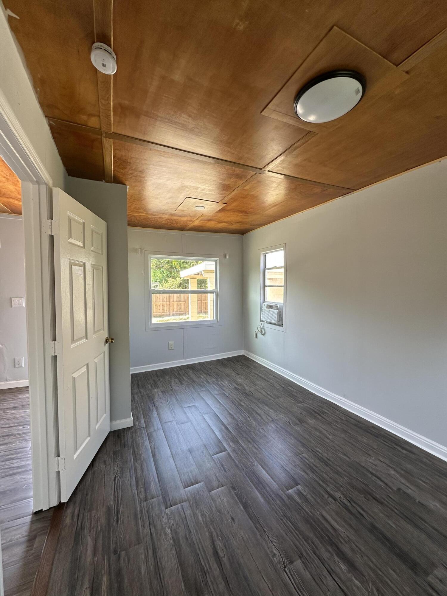 M E GOLDSMITH'S SUBDIVISION - Residential Lease