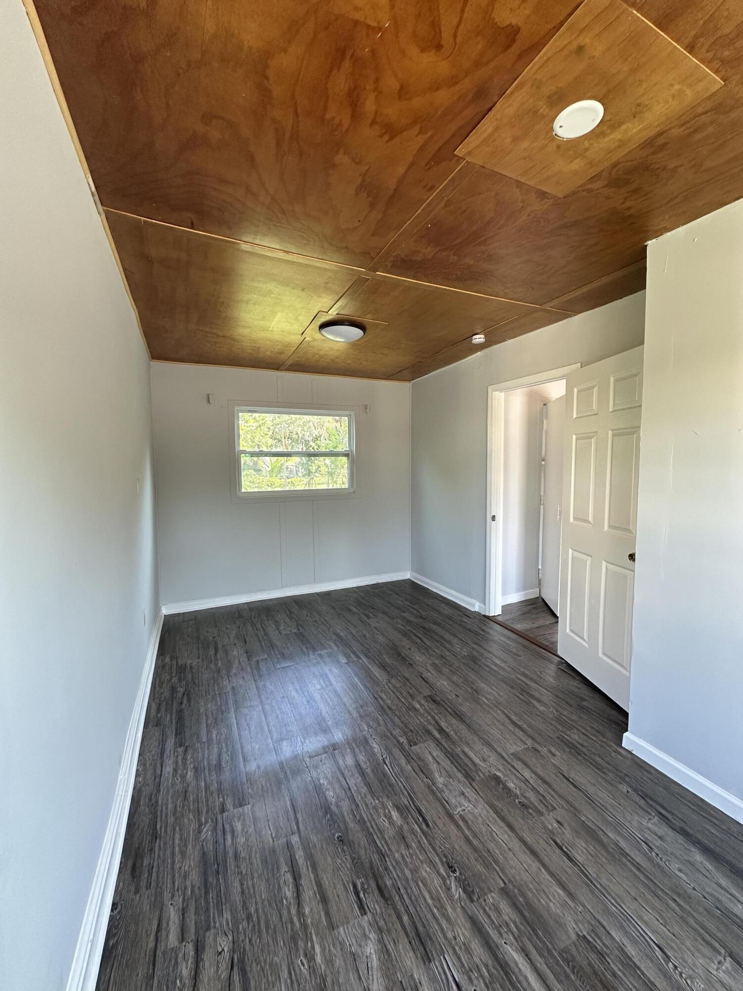 M E GOLDSMITH'S SUBDIVISION - Residential Lease