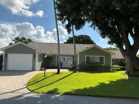18 Holly Drive Boynton Beach FL 33436