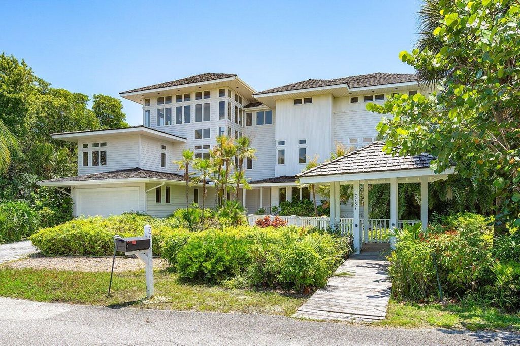 Photo of 7737 SE Loblolly Bay Drive, Hobe Sound, FL 33455 (MLS # R10902618)