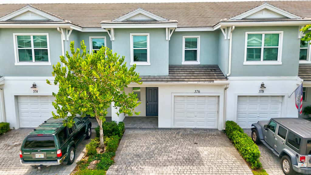 Photo of 576 PARSONS Way, Deerfield Beach, FL 33442 (MLS # B26062648)