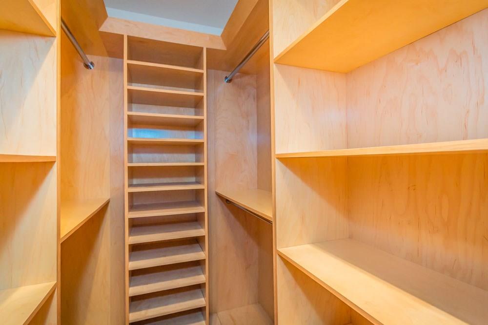 LAKEVIEW WEST 158-44 B TH - Residential