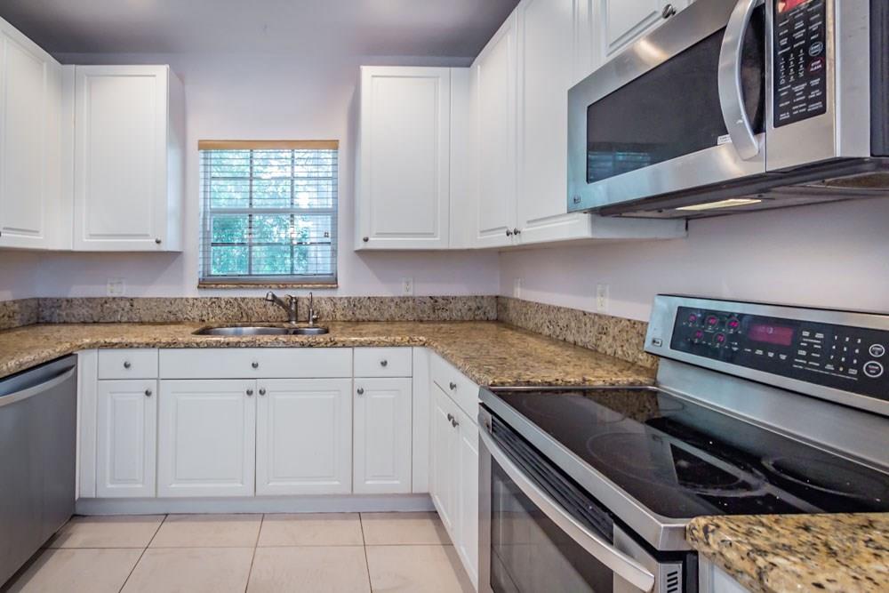 LAKEVIEW WEST 158-44 B TH - Residential