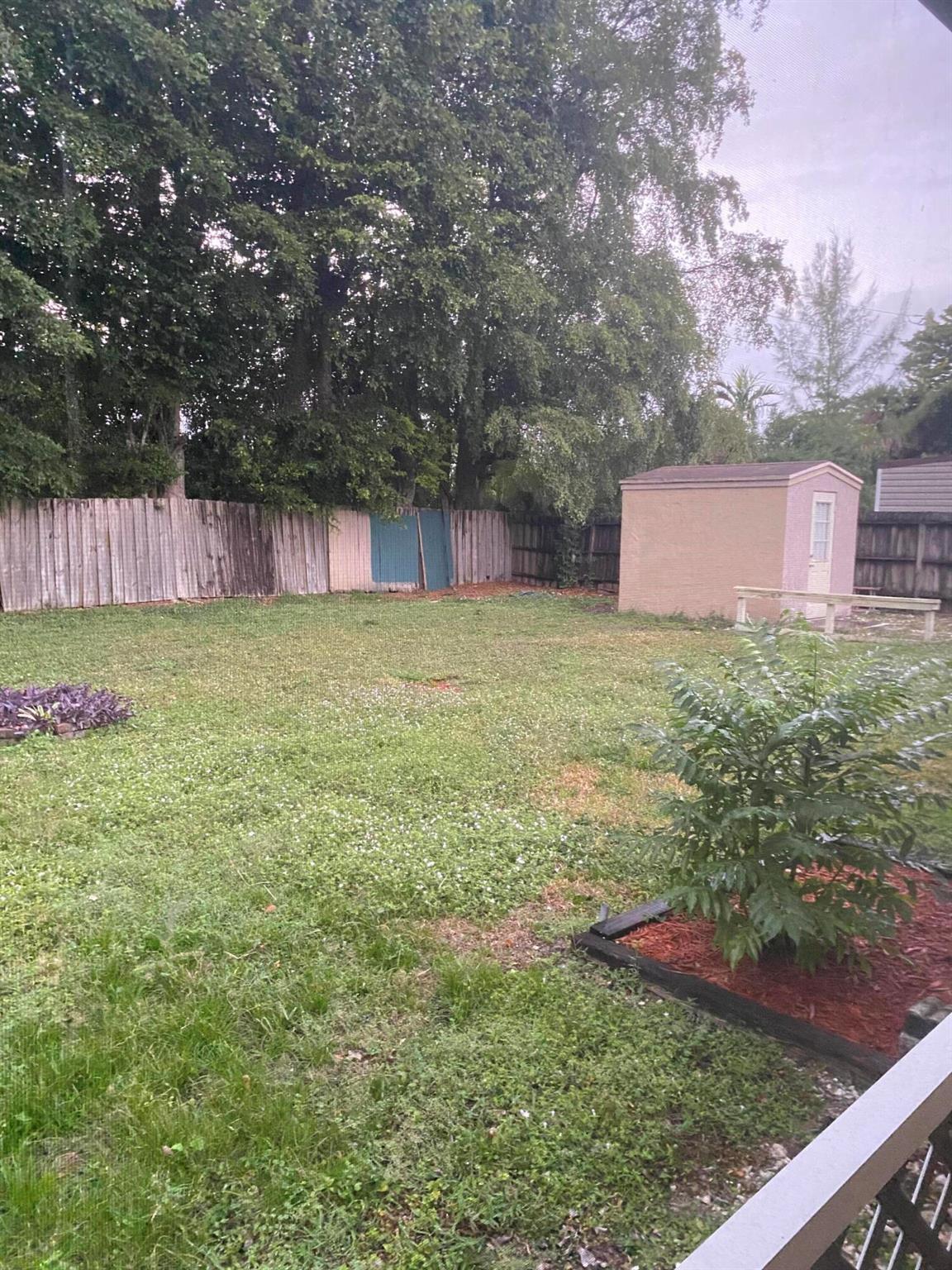 AMERICAN HOMES AT BOCA RA - Residential Lease