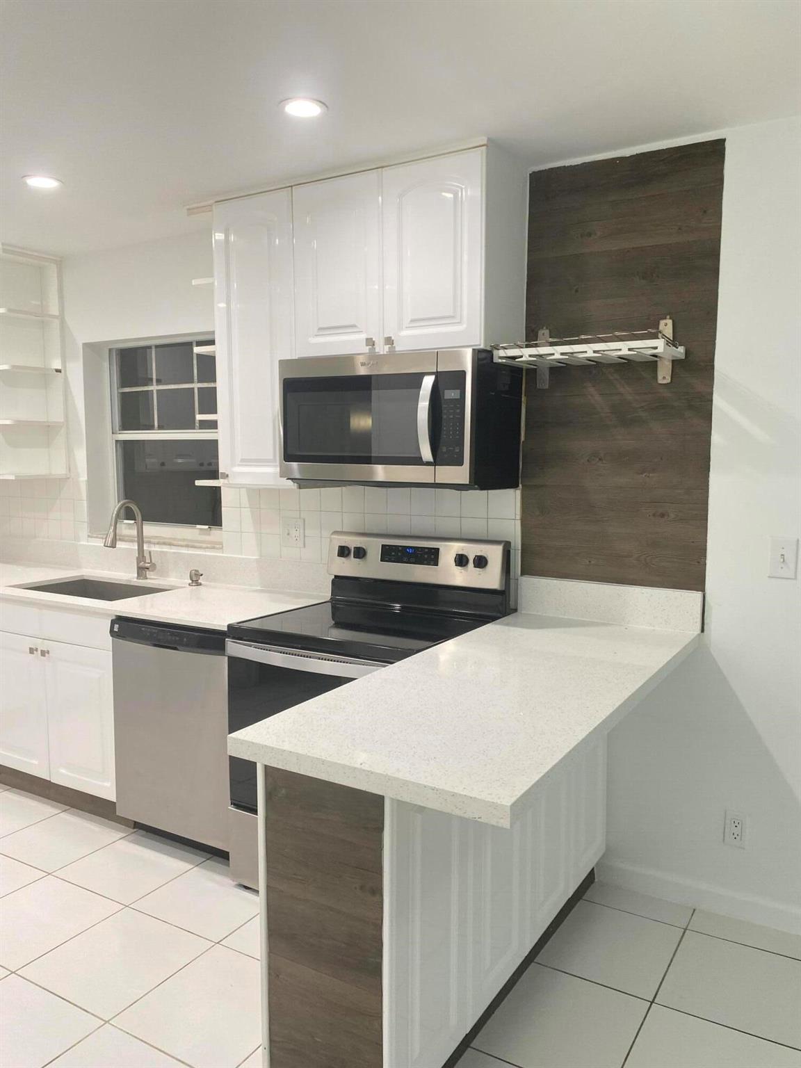 AMERICAN HOMES AT BOCA RA - Residential Lease