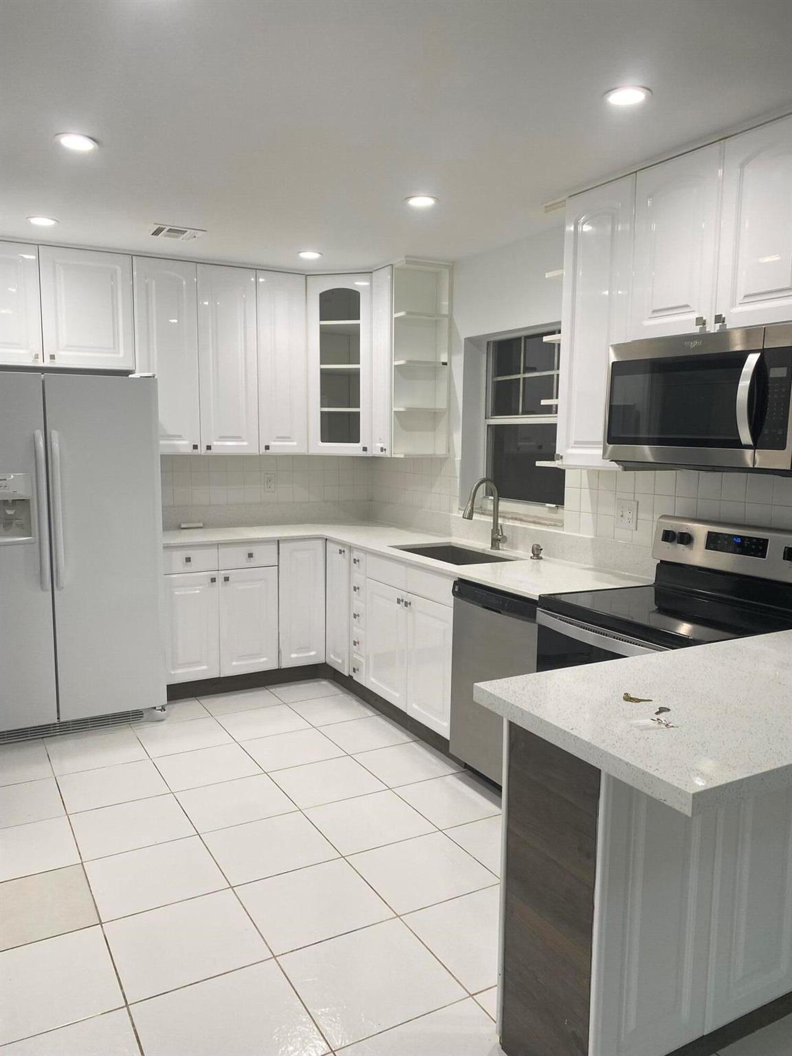 AMERICAN HOMES AT BOCA RA - Residential Lease