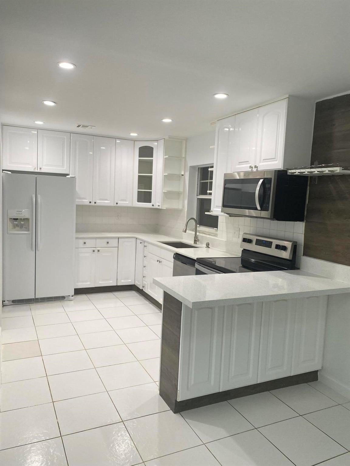 AMERICAN HOMES AT BOCA RA - Residential Lease