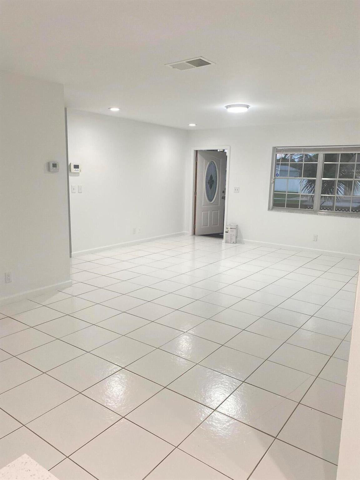 AMERICAN HOMES AT BOCA RA - Residential Lease