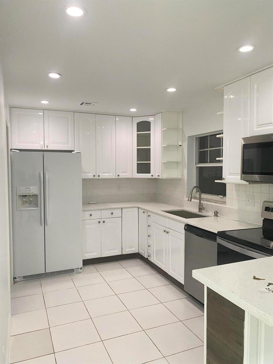 AMERICAN HOMES AT BOCA RA - Residential Lease