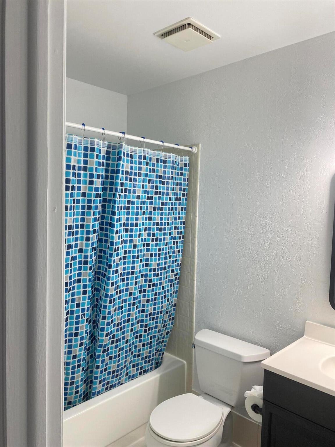 AMERICAN HOMES AT BOCA RA - Residential Lease