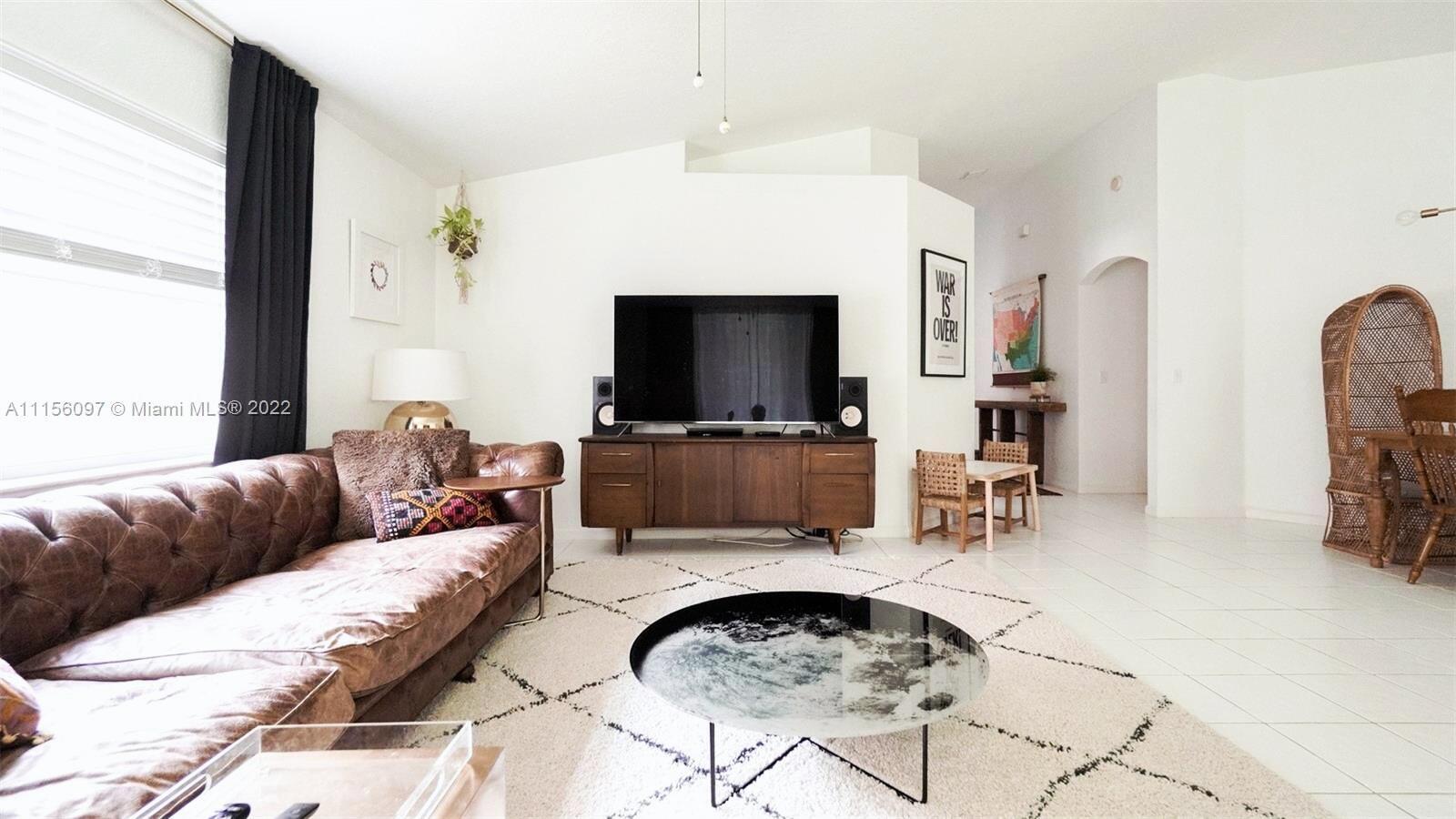 TROPICAL LAKES PH 2 - Residential Lease