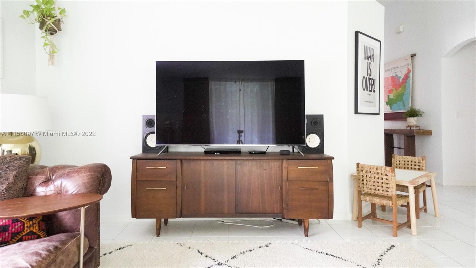 TROPICAL LAKES PH 2 - Residential Lease