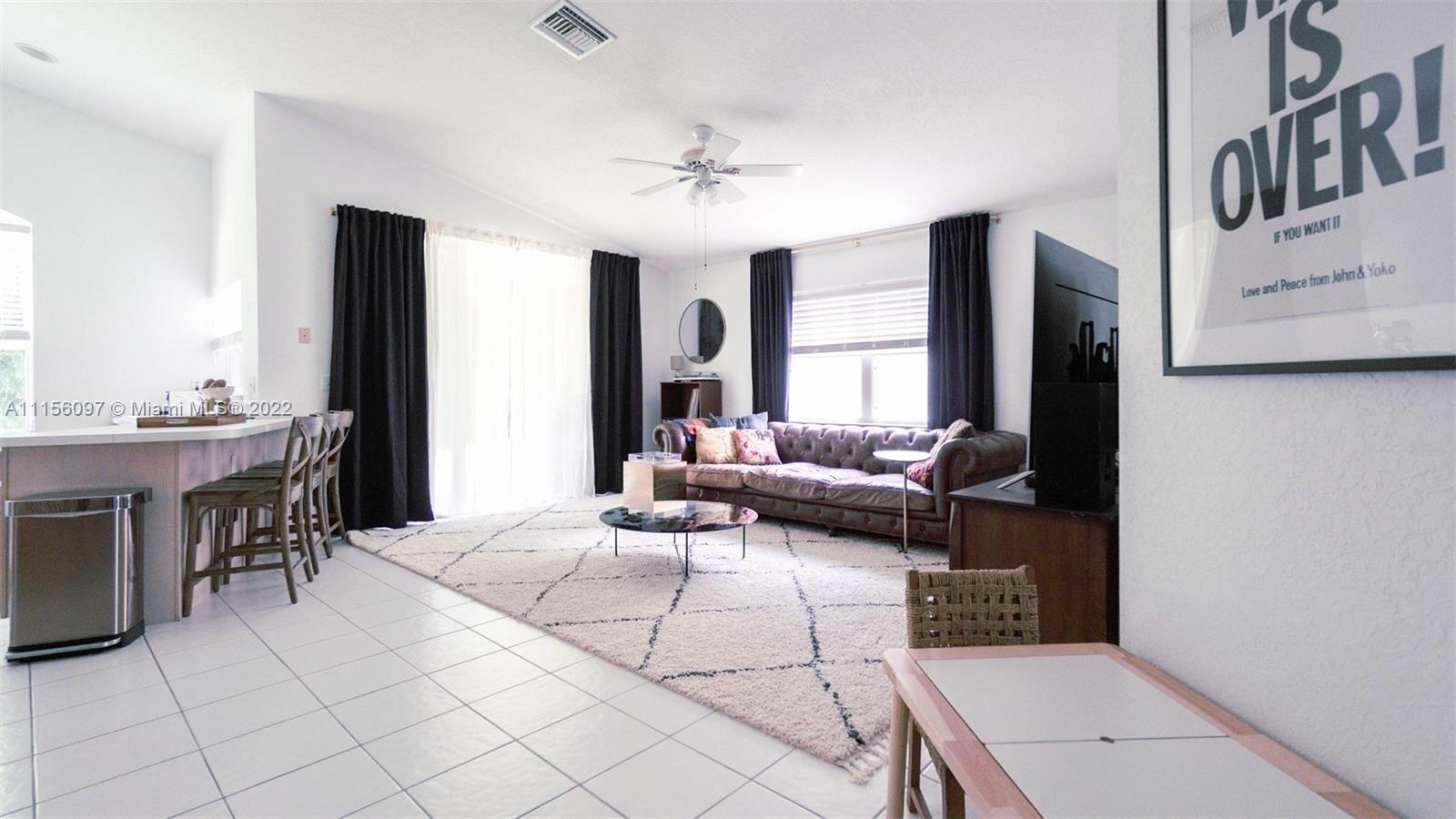 TROPICAL LAKES PH 2 - Residential Lease