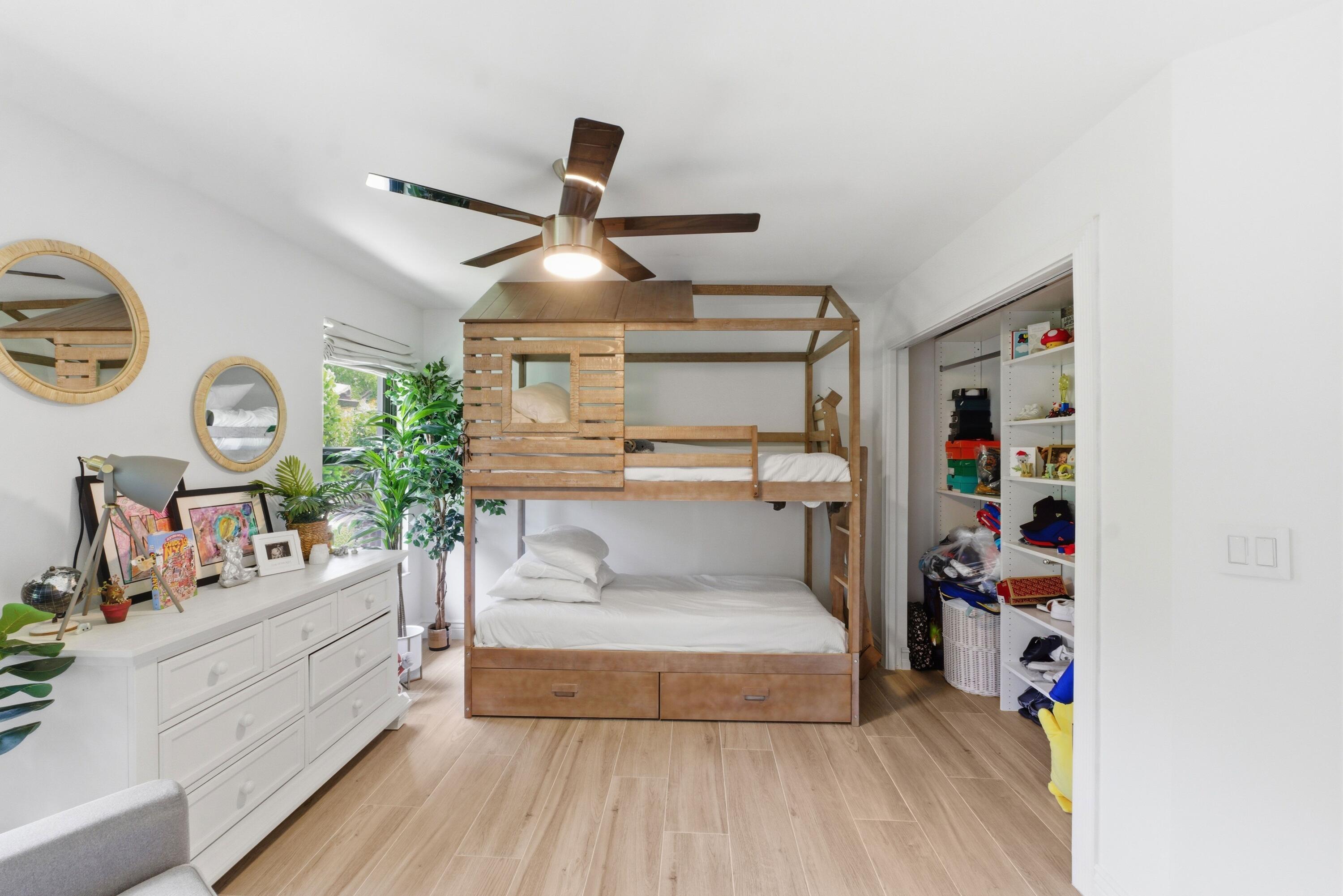 MEADOW RUN WEST - Residential