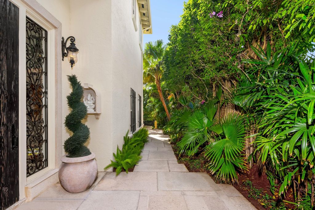 Photo of 175 Sunset Avenue, Palm Beach, FL 33480 (MLS # R11082512)