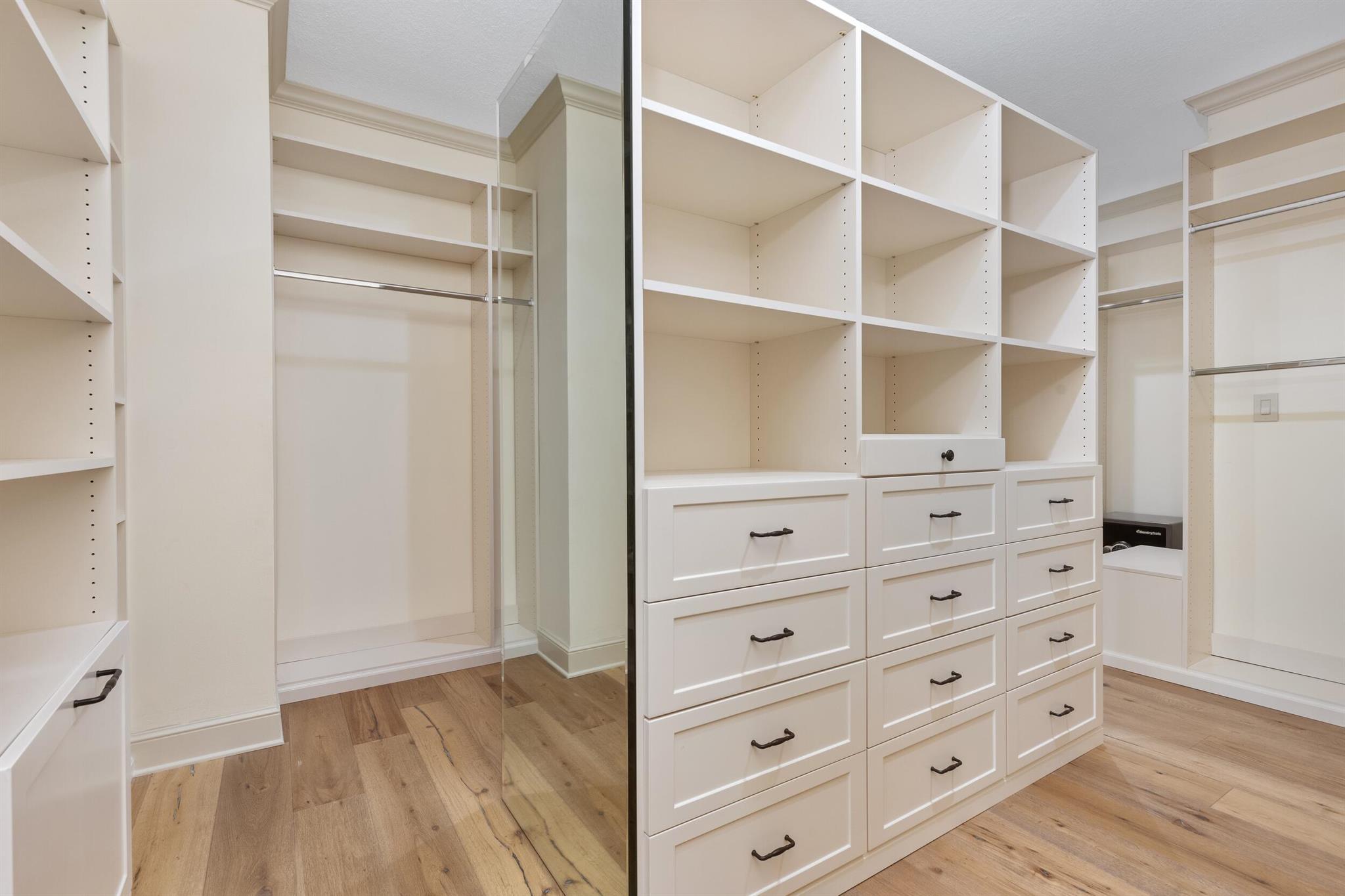 FLORAL PARK - Residential