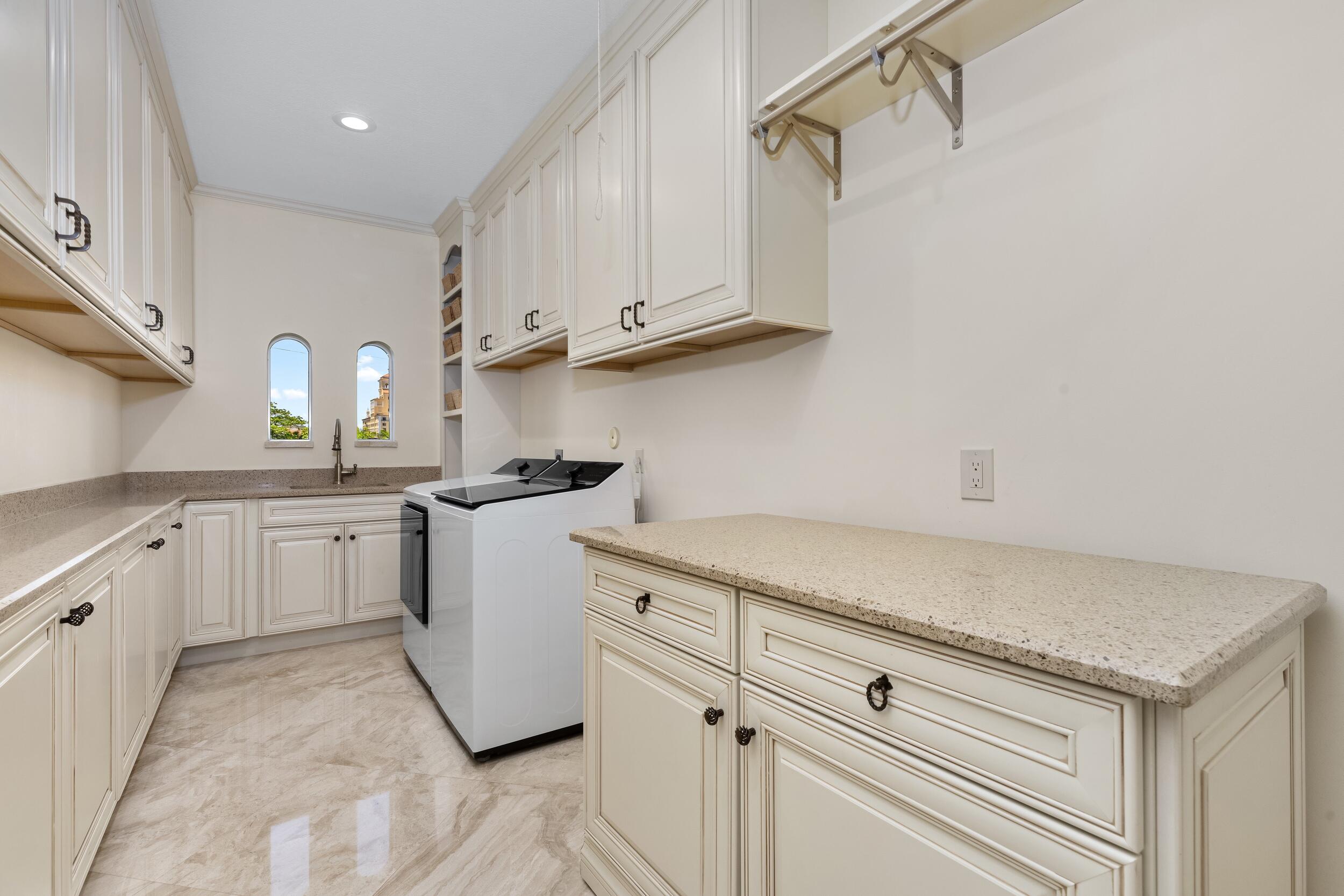 FLORAL PARK - Residential