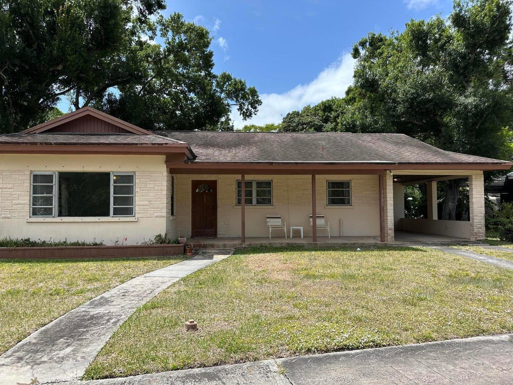 Photo of 1507 Edgevale Road, Fort Pierce, FL 34982 (MLS # R11085727)